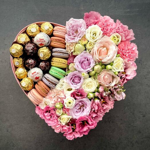 Pink 🩷 heart box (M)