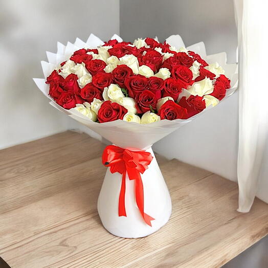 101 red roses white roses flower bouquet