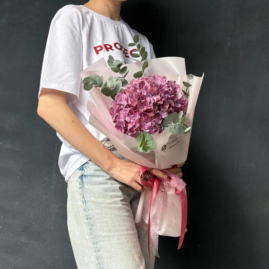 Monica! Гортензия 💐🦋🍀 больше живых Цветов и меньше обертки пустой =)