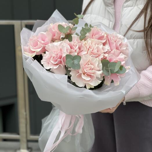 Pink Mondial bouquet of pink roses 9 pieces