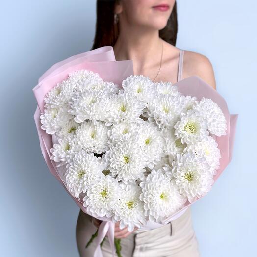 Милый нежный букет белая кустовая хризантема