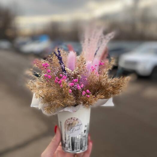 Сухоцветы в стаканчике