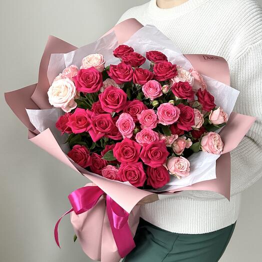 Ramo de rosas de arbusto brillante (D15)