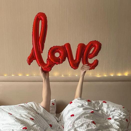 Фольгированная надпись «love» (104 см)