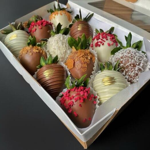 Клубника в шоколаде  микс «025»