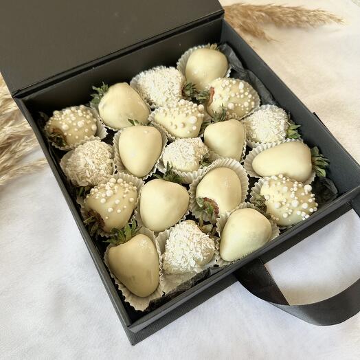 Клубника  в шоколаде «Белый поцелуй»