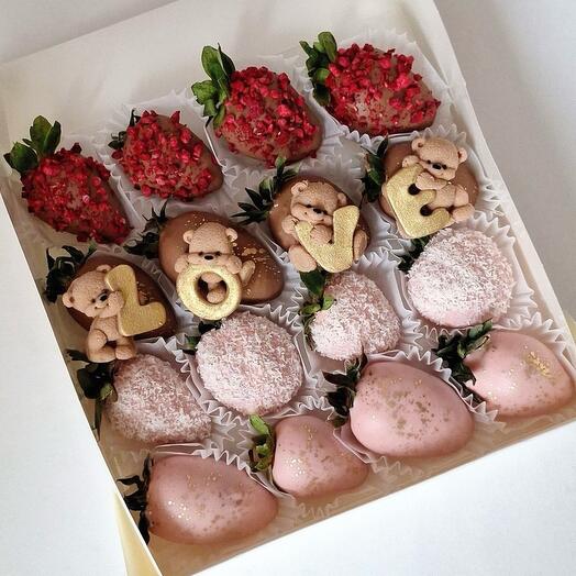Клубника в шоколаде love 16-20 шт