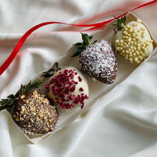Клубника в шоколаде Ассорти Quartet 3-4 шт