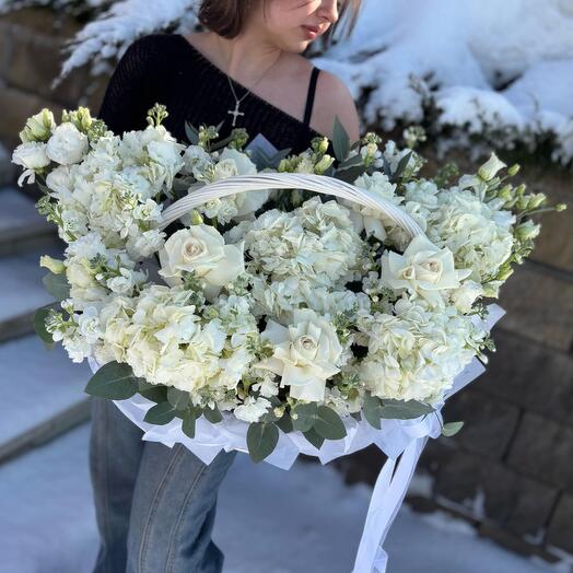 🌸Корзина белоснежная из роз, гортензия