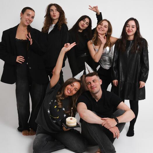 Командная фотосессия в студии автопортрета