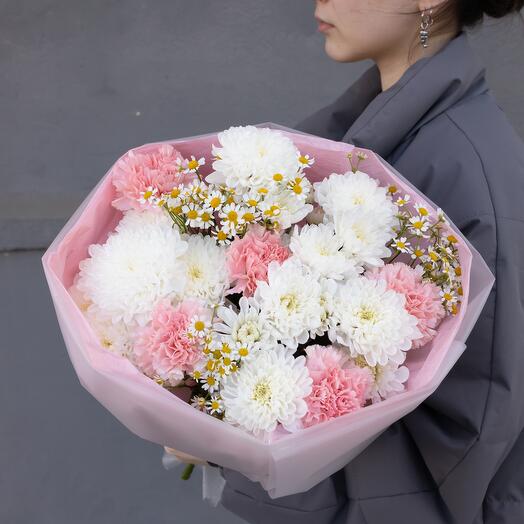 Ramo con Dianthus y crisantemo