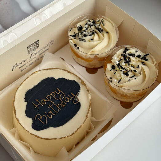 Bento cake and 2 cupcakes