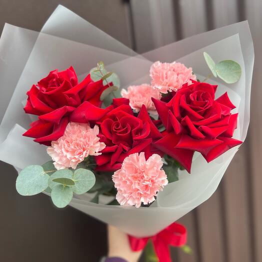 Bouquet ' Mon ami con rosas francesas