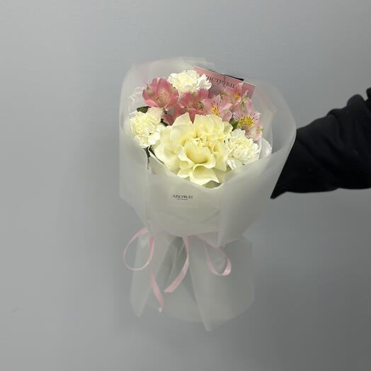 Mini bouquet of French rose, dianthus and alstroemeria