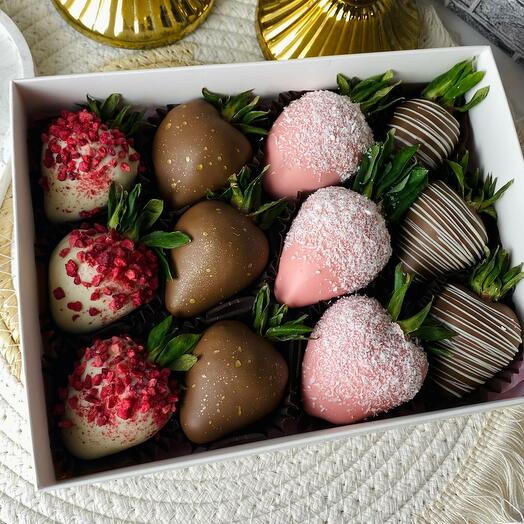 Клубника в шоколаде "Chocolate Mood" 12шт