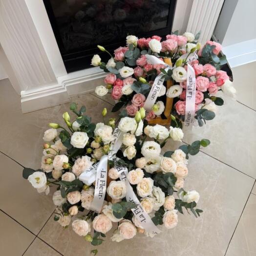 Цветочная пара— две шикарные -композиции в корзинах