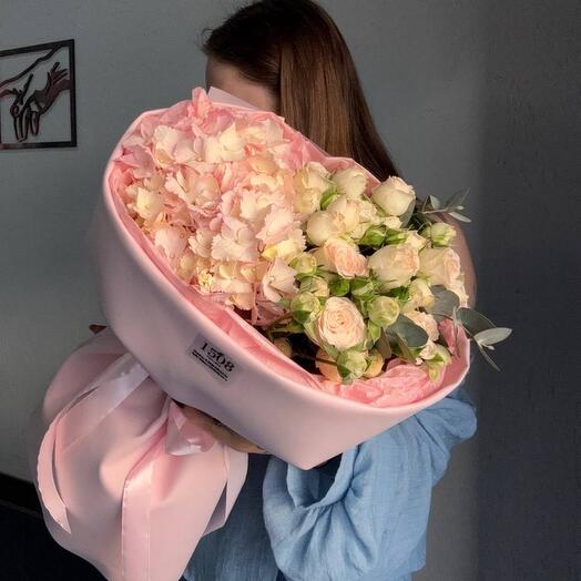 Зефирка с кустовой розой
