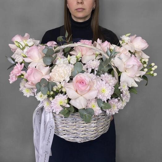 Корзина с французскими розами
