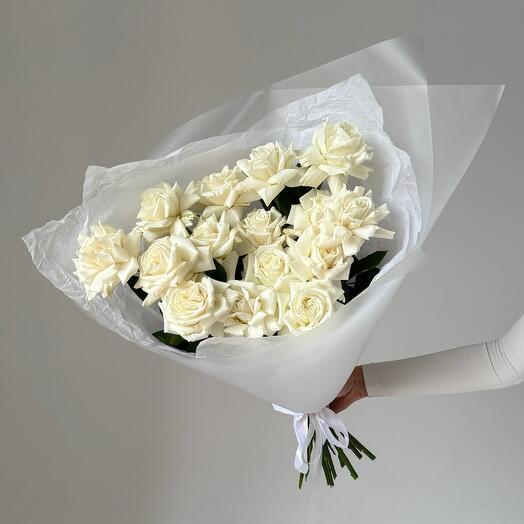 Моно из 15 белых французских роз