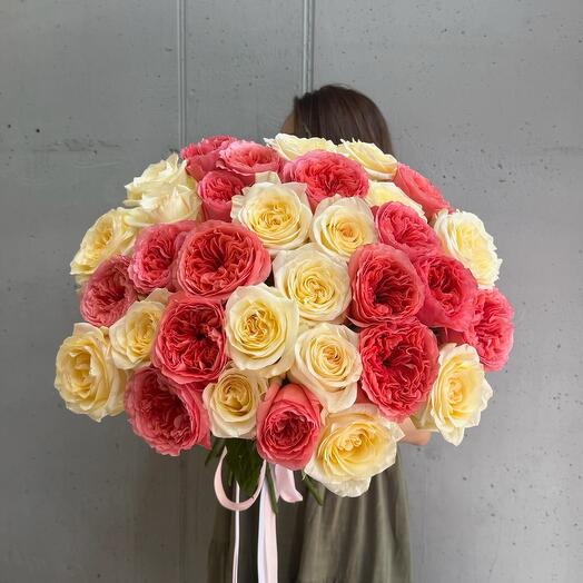 Роскошный микс из пионовидных цветов