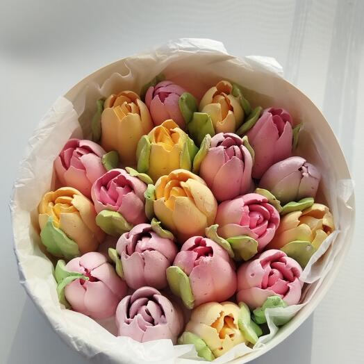 Зефирные тюльпаны в шляпной коробке