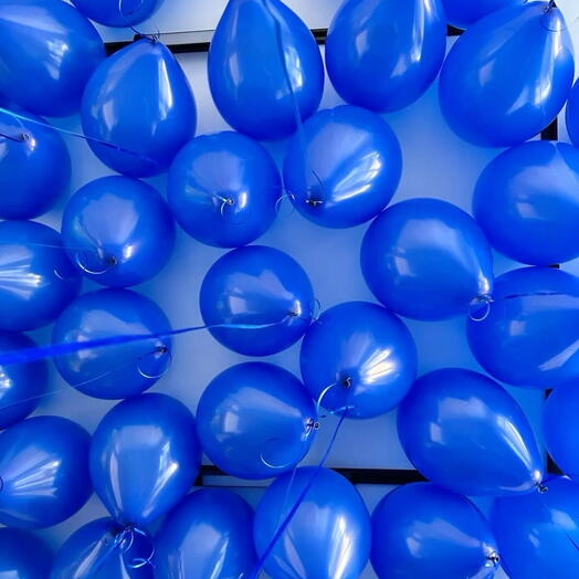 25 синих шаров с гелием