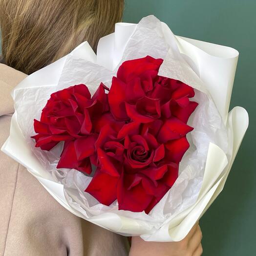 Рафаэлка. Букет из красных роз для нее