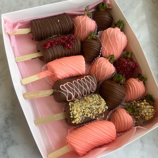 Клубника и банан в шоколаде «Berry dream box»
