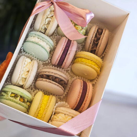 Box of Handmade Macarons (12 units)