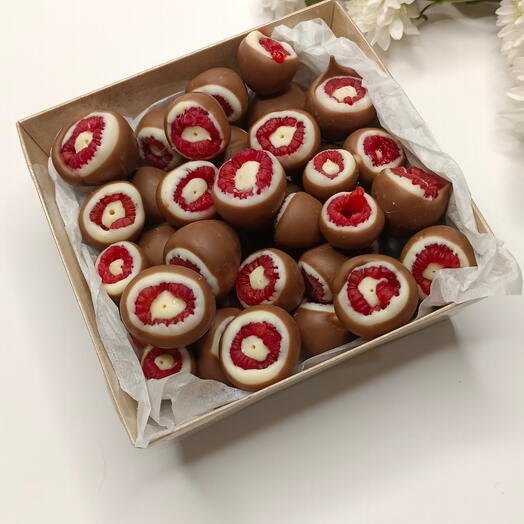 Малина в двойном шоколаде 350 грамм