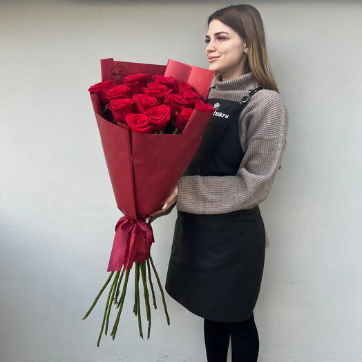 15 импортных роз