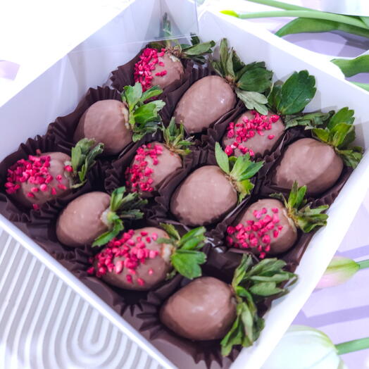 Клубника в шоколаде маме, сестре,  любимой