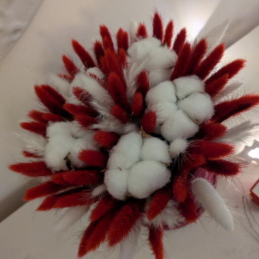 Бархатная коробочка с натуральным хлопком и лагурусом