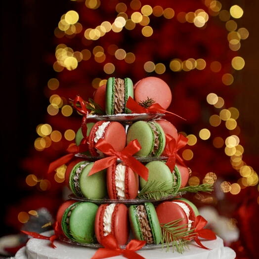 Новогодняя башня из макаронс