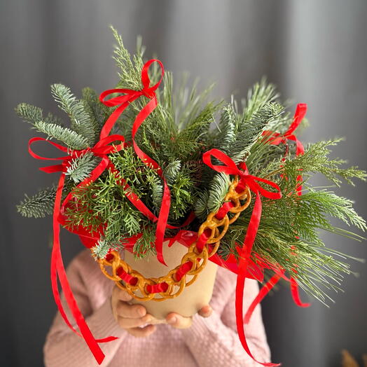 Хвойная новогодняя композиция в стиле русской зимы