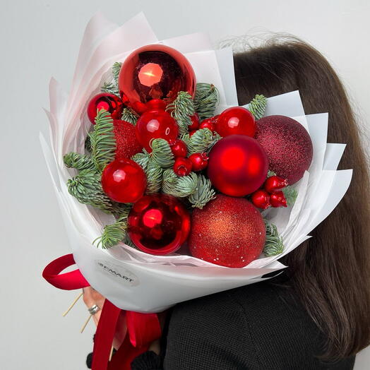 Букет новогодний в красных тонах