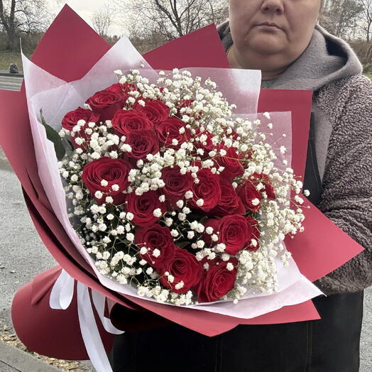 Букет роз и гипсафил