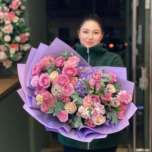 Lila Couture — авторский премиальный букет из пионовидных роз и гортензии