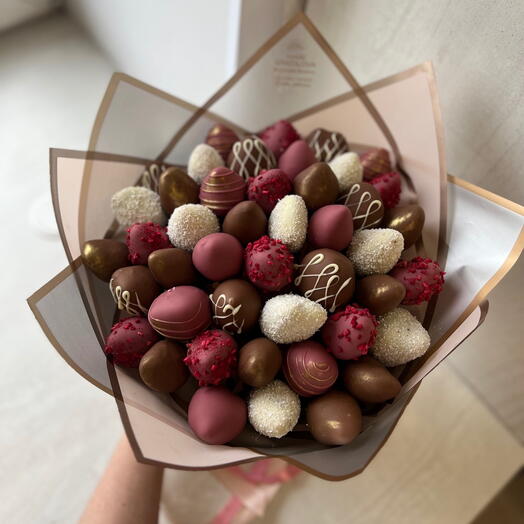 Шикарный , большой клубничный 🍓