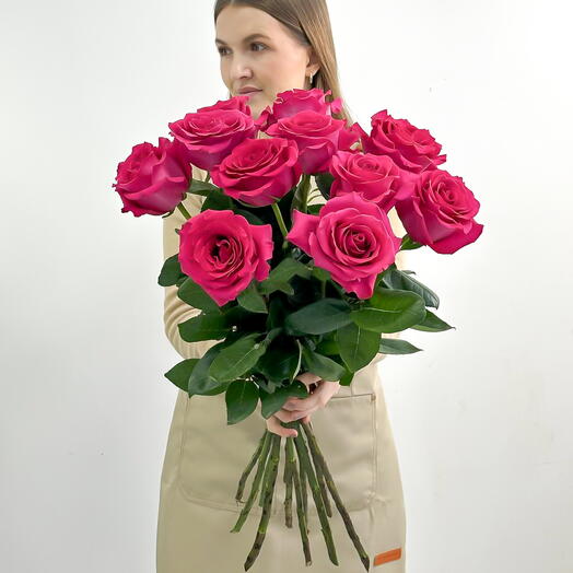 Розы розовые яркие 11 шт