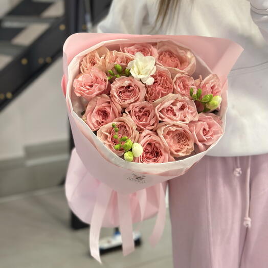 Букет півонієвих троянд ️