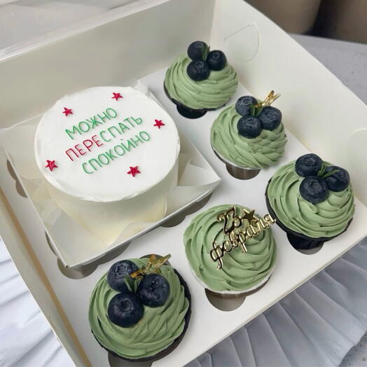 Набор бенто и капкейки с голубикой на 23 февраля любимому мужу парню брату папе