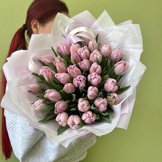 35 пионовидных тюльпанов