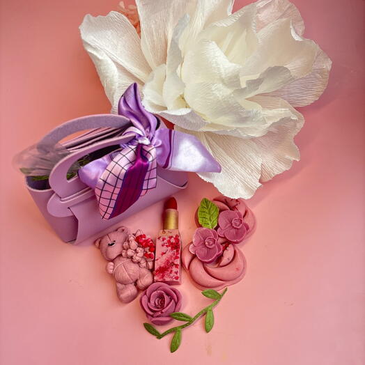 Набор с шоколадом 8 марта «Вкусная сумочка». Корпоративный подарок на 8 марта