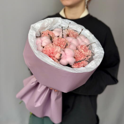 Букет из хлопка, диантусов, лаванды
