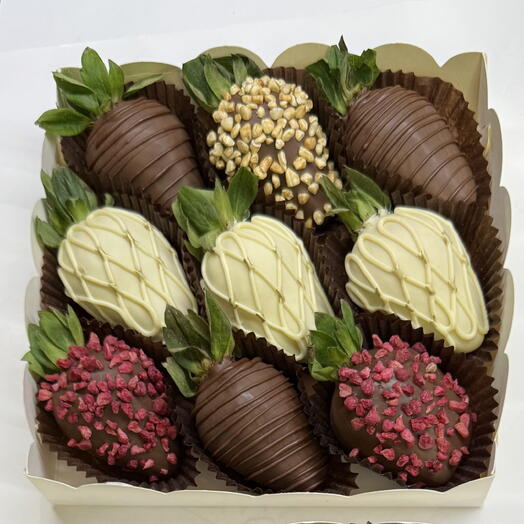 Клубника в Бельгийском шоколаде Callebaut 12-9 шт. Подарочный набор 0010.ARMELIS