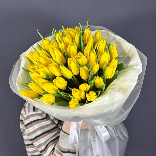 Монобукет из 51 желтого тюльпана