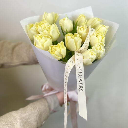 Монобукет из 15 тюльпанов лимонного цвета
