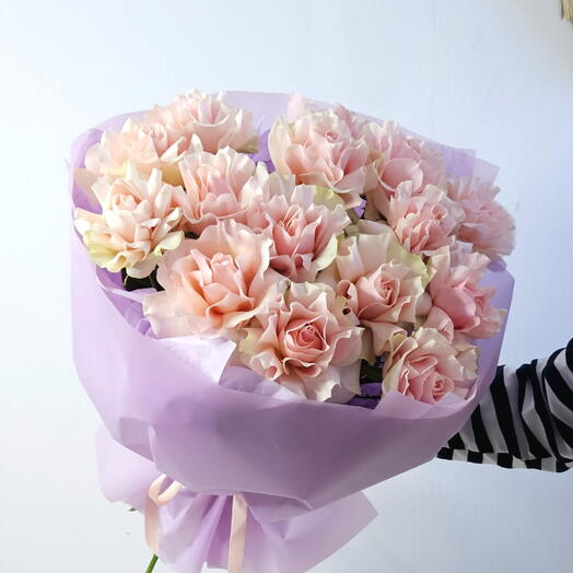 Моно из 15 розовых французских роз
