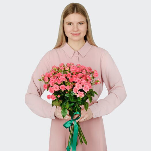 Букет 15 кустовых роз Лидия
